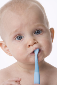 ¿Cómo debo cuidar la boca de mi bebé?