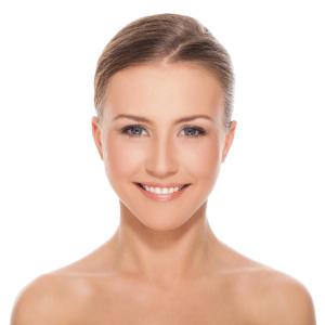 Rejuvenece tu sonrisa con nuestras expertas en Estética Dental y facial.